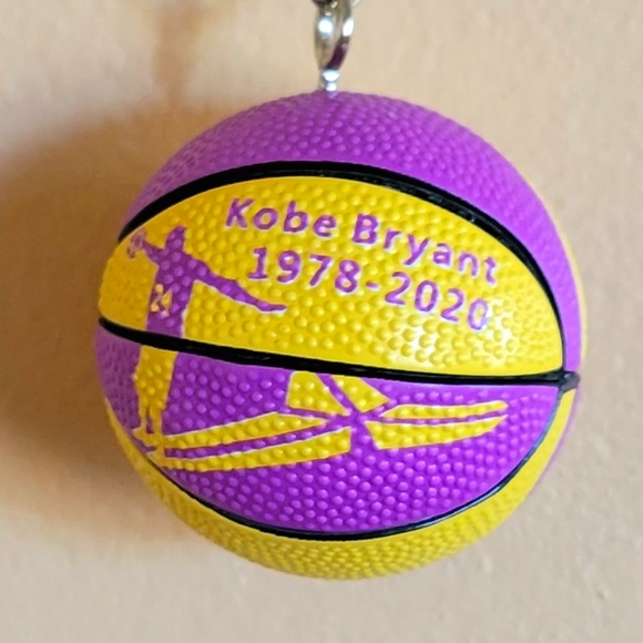 NBA "Bryant 24" keychain - Picture 1 of 1